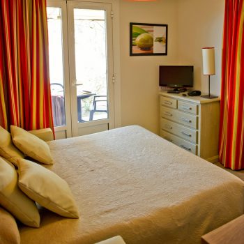 Hébergement voyage Roquebrune-sur-Argens